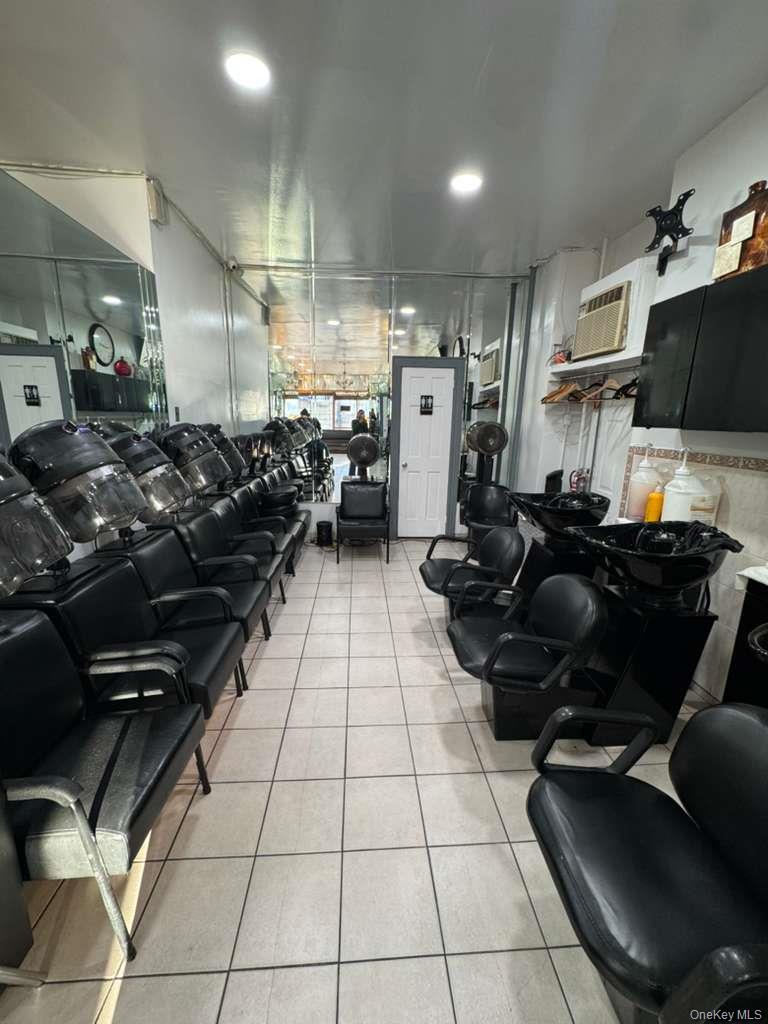 #10 photo, 10957 Guy R Brewer Boulevard, कुईंस Jamaica , NY 11433