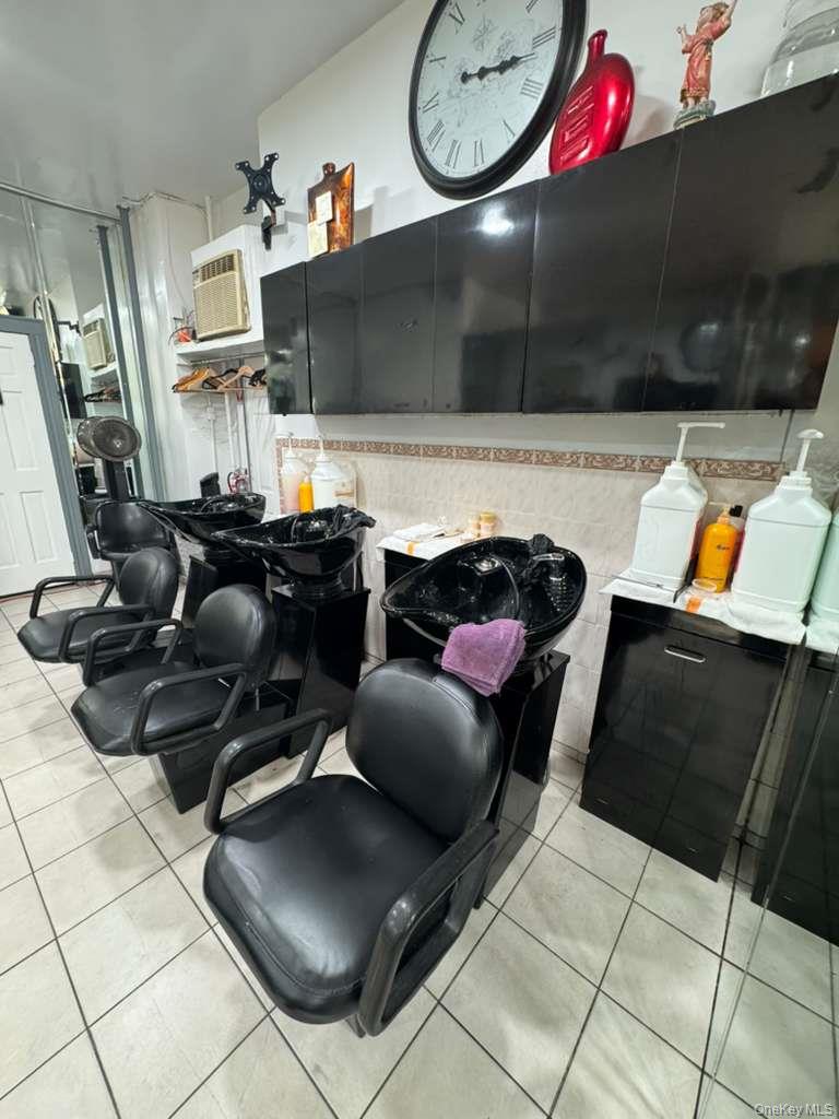 #9 photo, 10957 Guy R Brewer Boulevard, कुईंस Jamaica , NY 11433