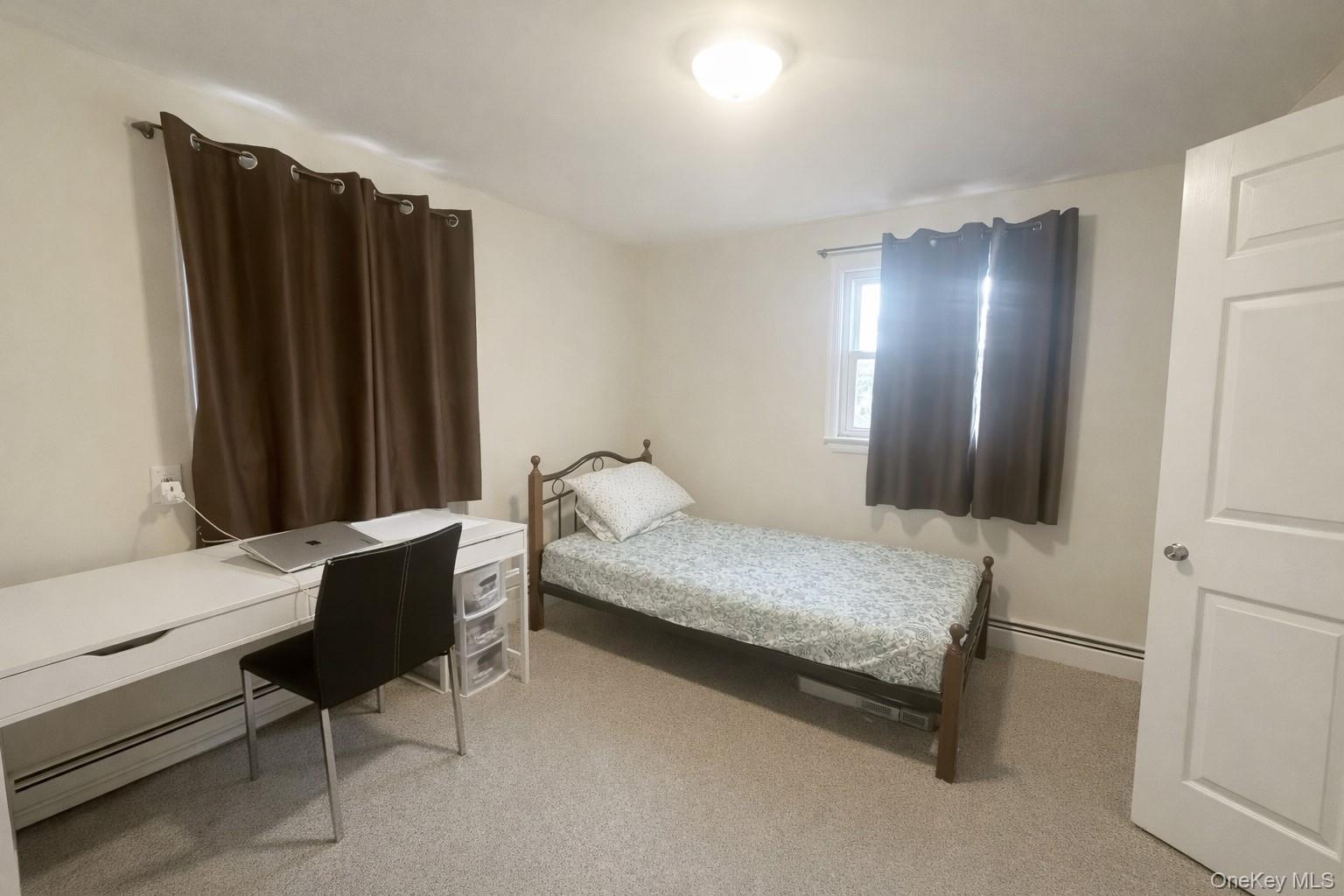 #3 photo, 187 Horseblock Road, Саффолк ‖ Farmingville , NY 11738