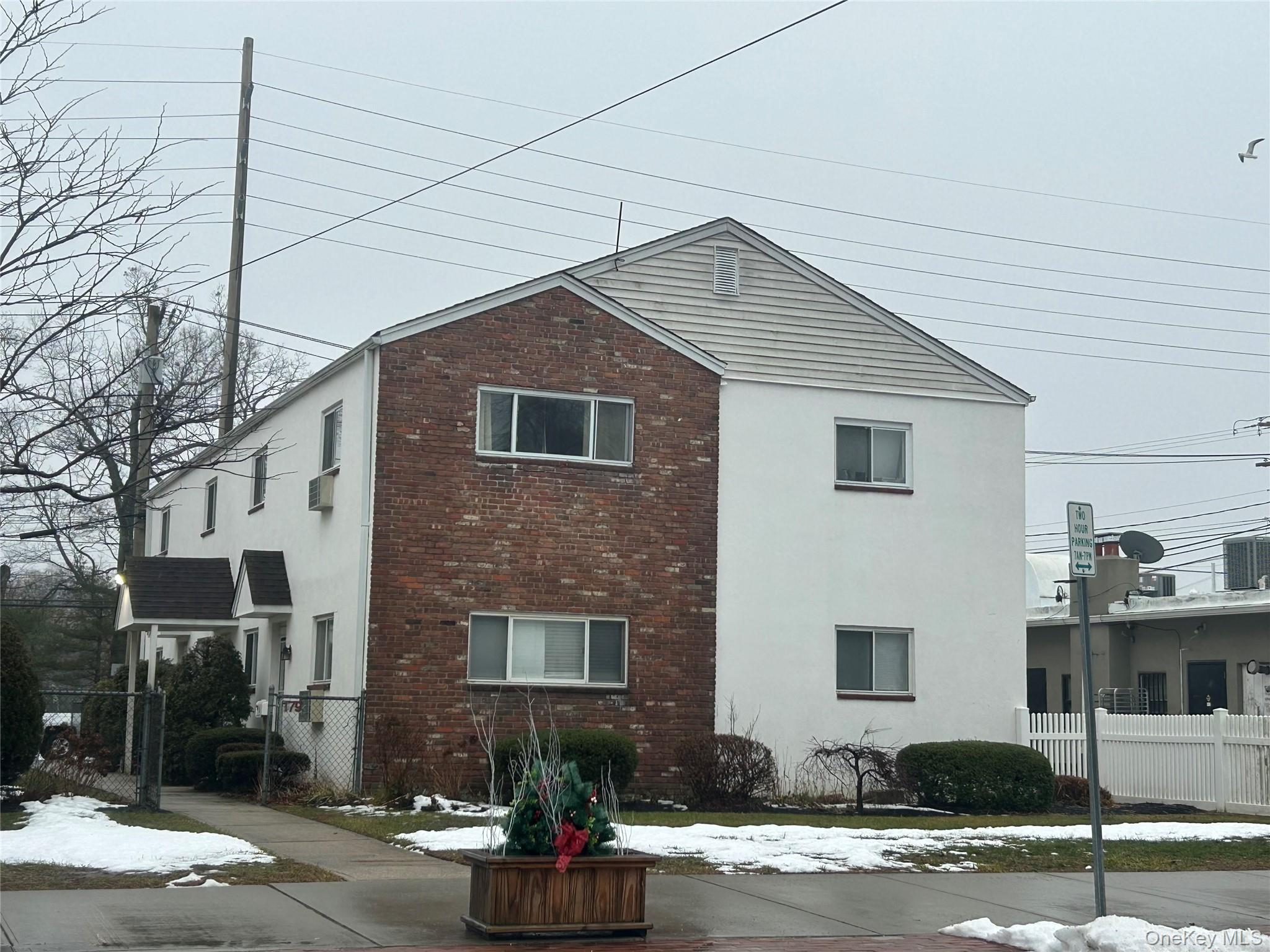 #1 photo, 179 Orinoco Drive, सफ़ोक काउंटी Brightwaters , NY 11718