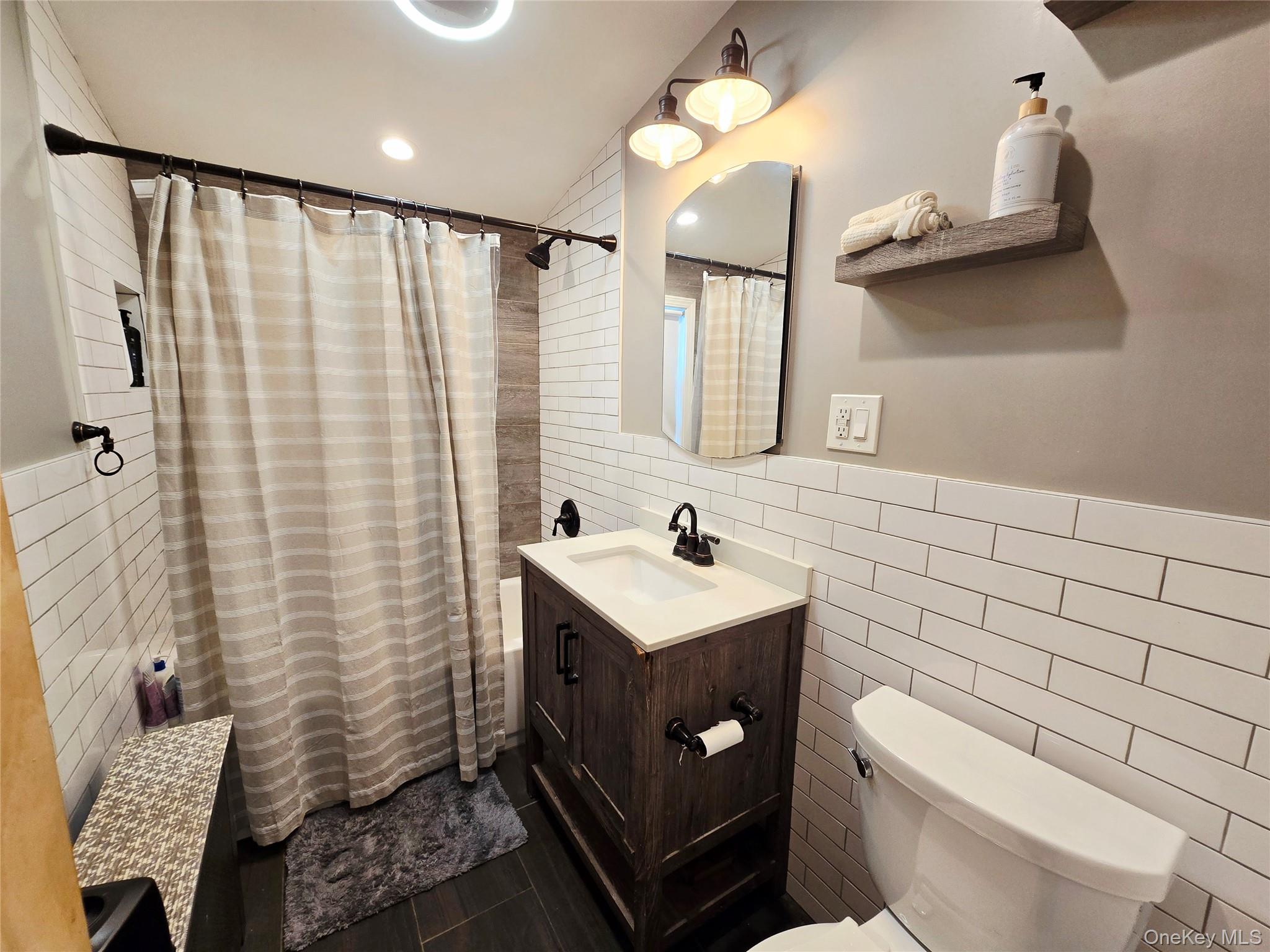 #11 photo, 177 Sheridan Boulevard, नासाउ काउंटी Mineola , NY 11501