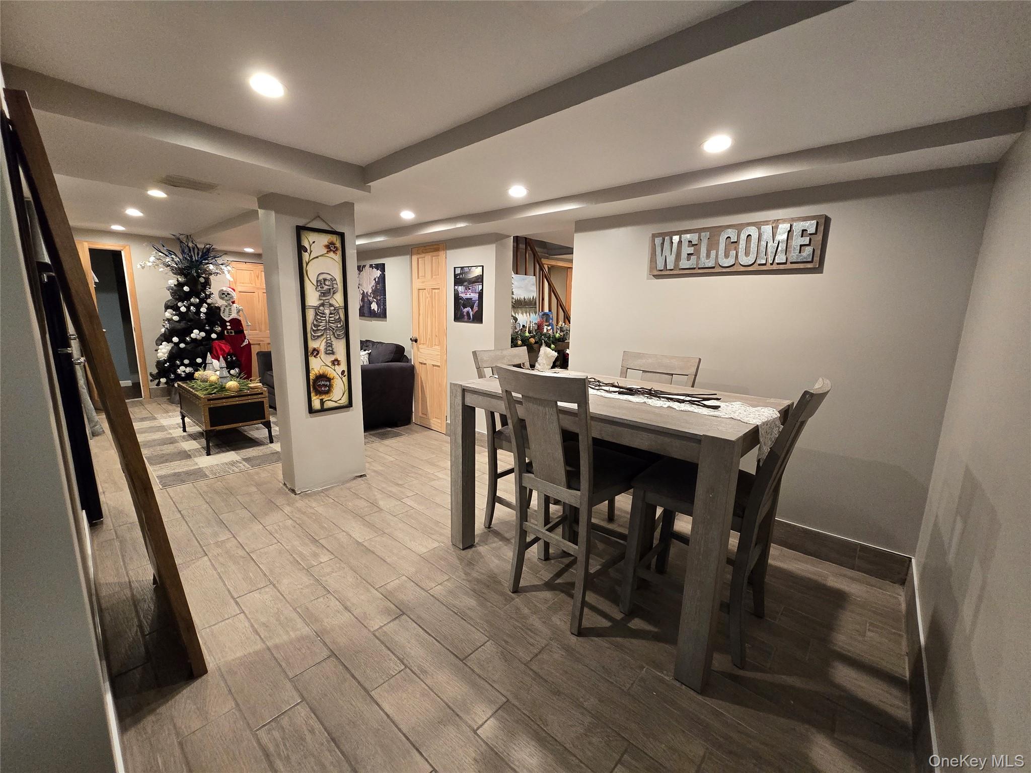 #14 photo, 177 Sheridan Boulevard, नासाउ काउंटी Mineola , NY 11501