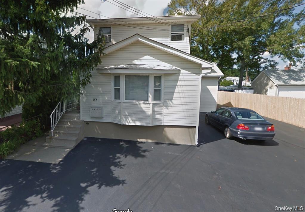 #1 photo, 27 Willoughby Place, Саффолк ‖ West Islip , NY 11795