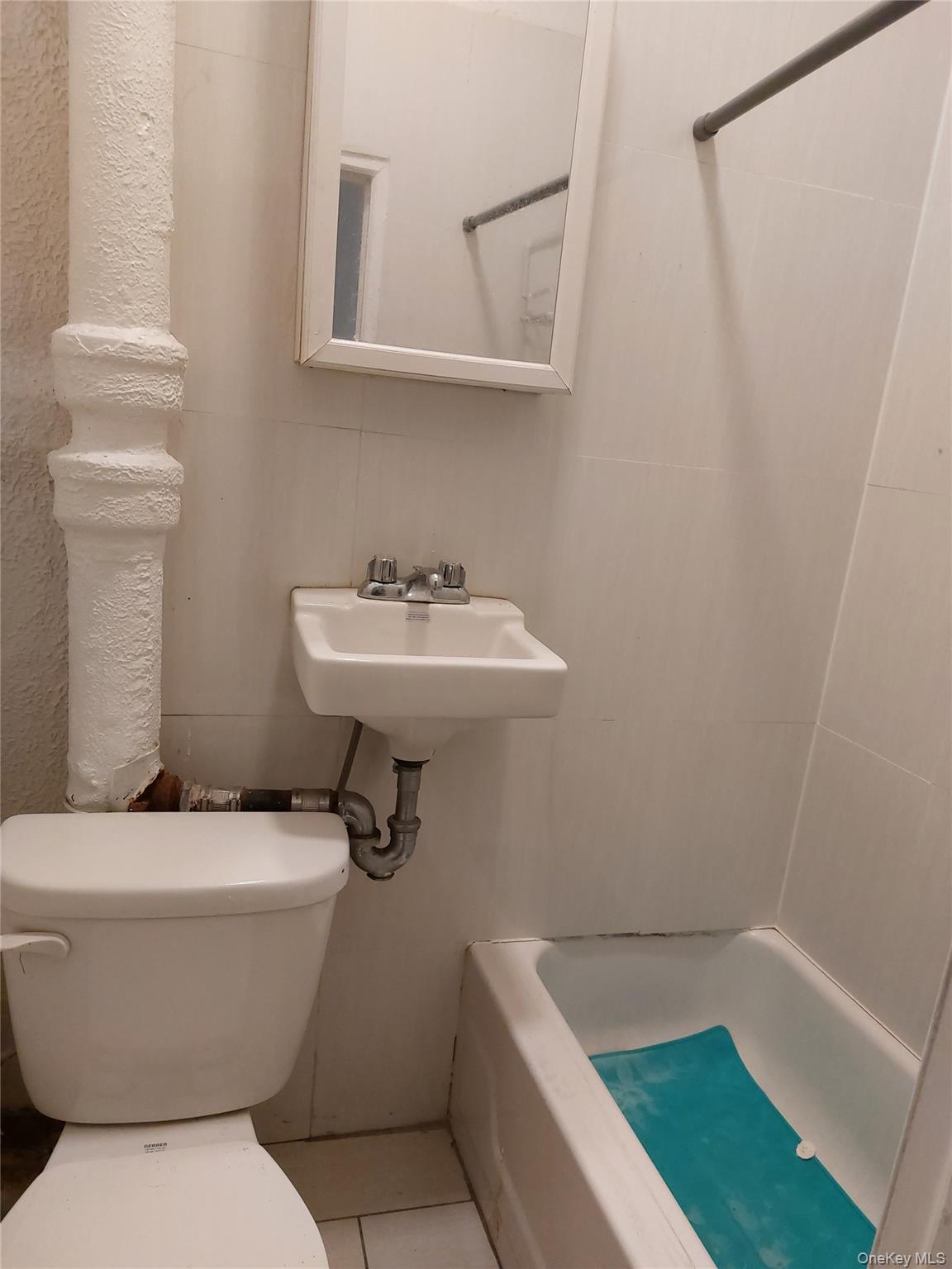 #5 photo, 52-12 108th Street, कुईंस Corona , NY 11368