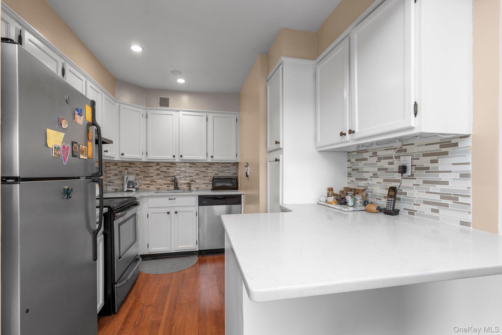 #6 photo, 166-31 9th Ave, Beechhurst , NY 11357