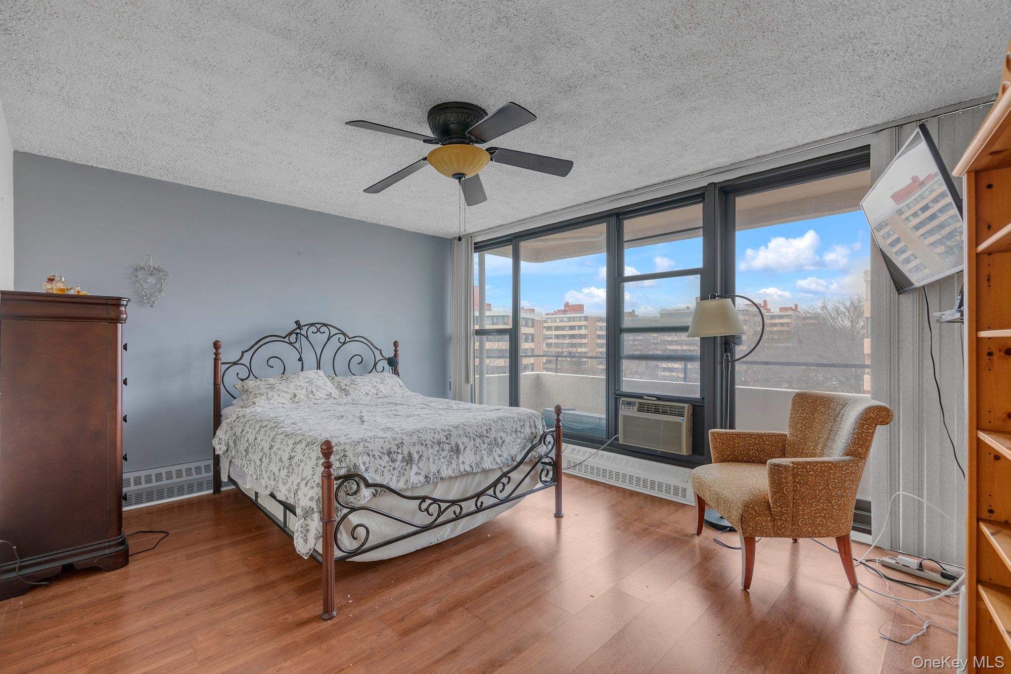 #7 photo, 166-31 9th Ave, Beechhurst , NY 11357