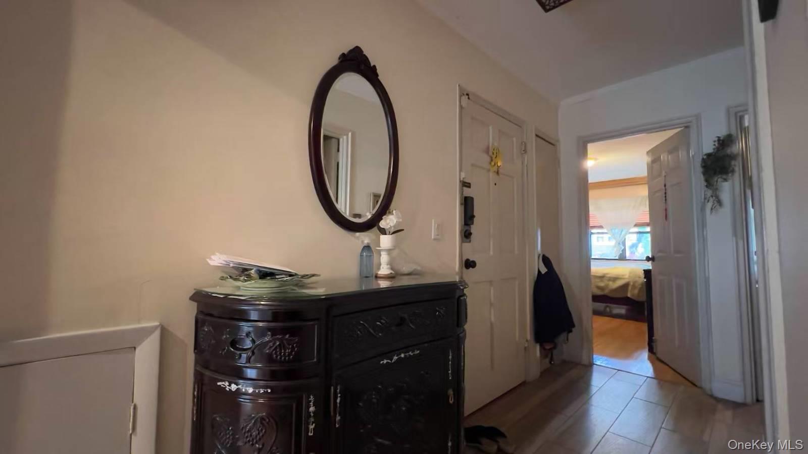 #3 photo, 6126 160th Street, Куинс ‖ Fresh Meadows , NY 11365