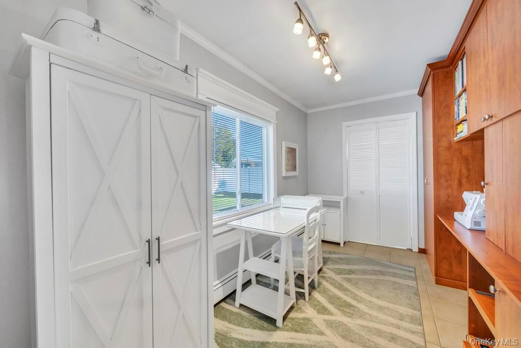 #16 photo, 23 Haven Lane, ناسو Levittown , NY 11756