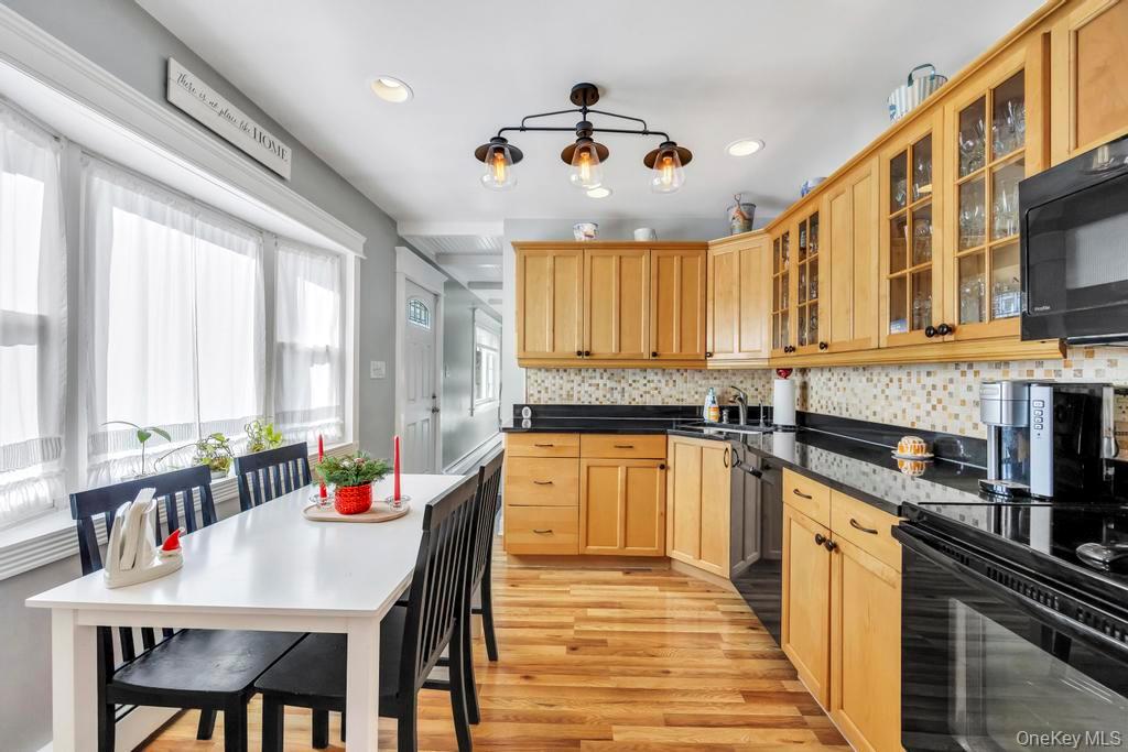 #20 photo, 23 Haven Lane, ناسو Levittown , NY 11756