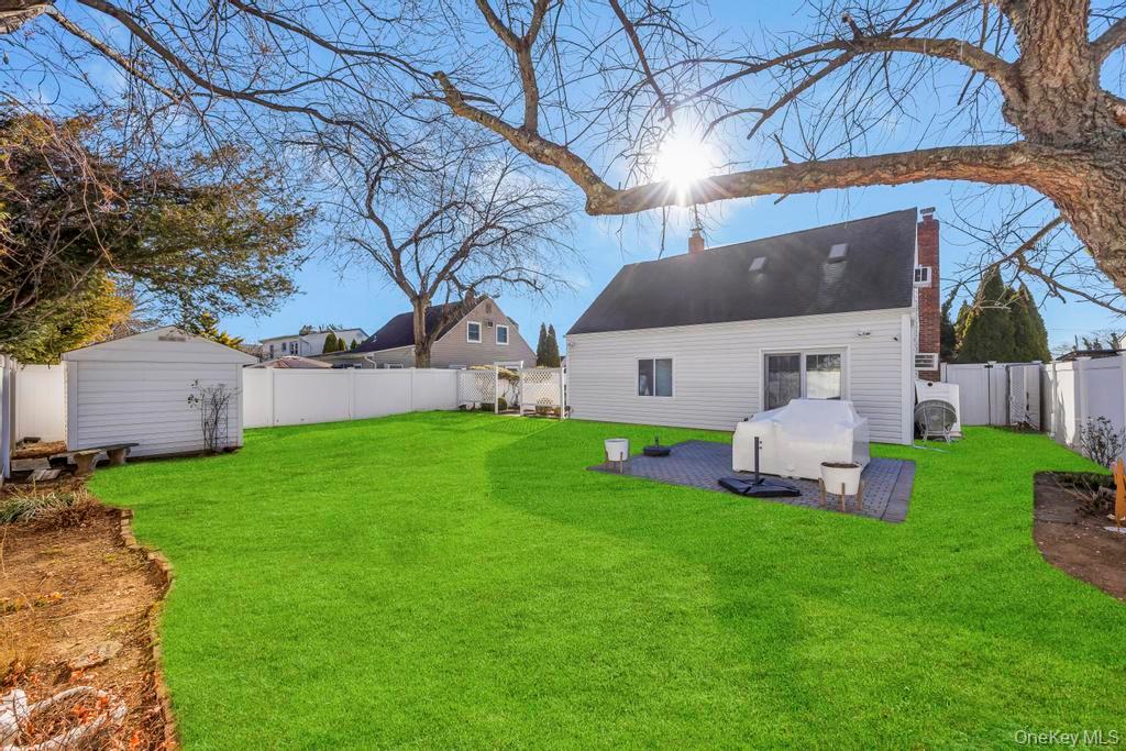 #7 photo, 23 Haven Lane, ناسو Levittown , NY 11756