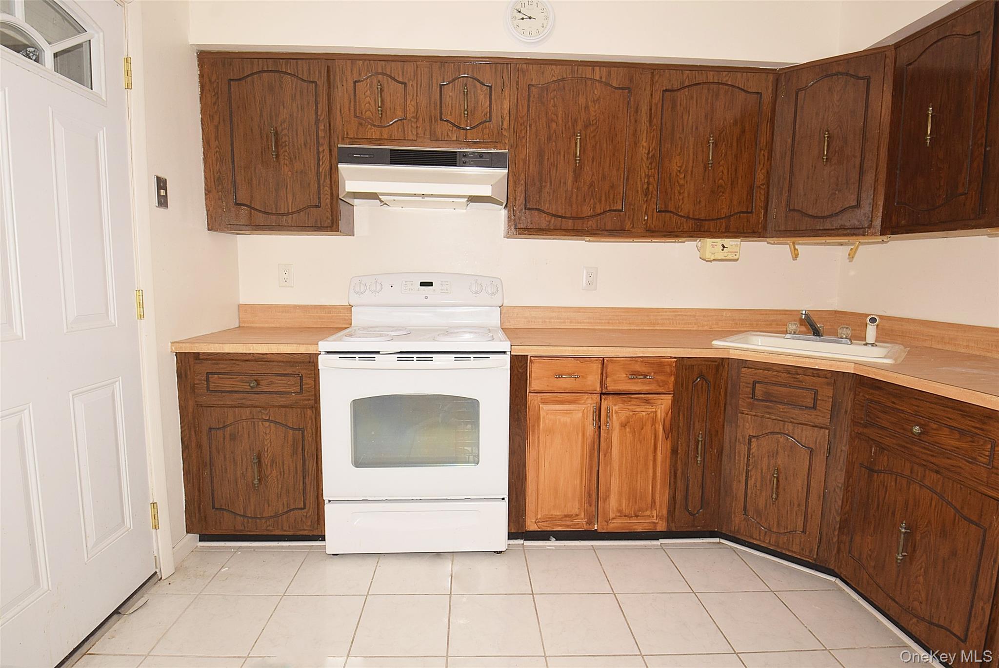 #5 photo, 54 Grand Street, Massapequa , NY 11758