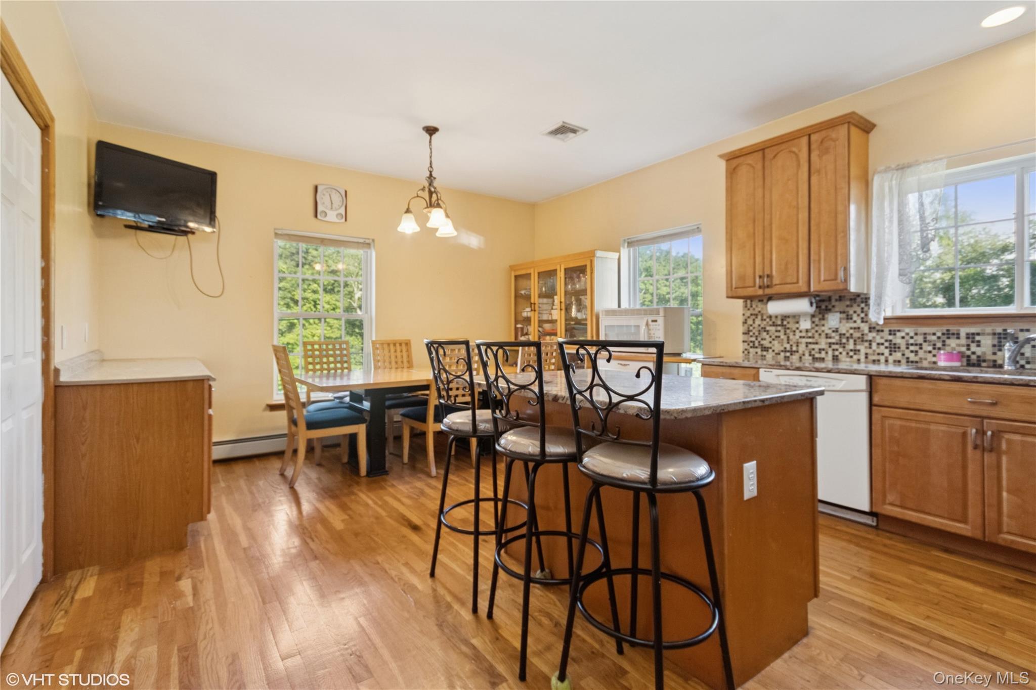 #20 photo, 10 Willys Court, Rock Tavern , NY 12575