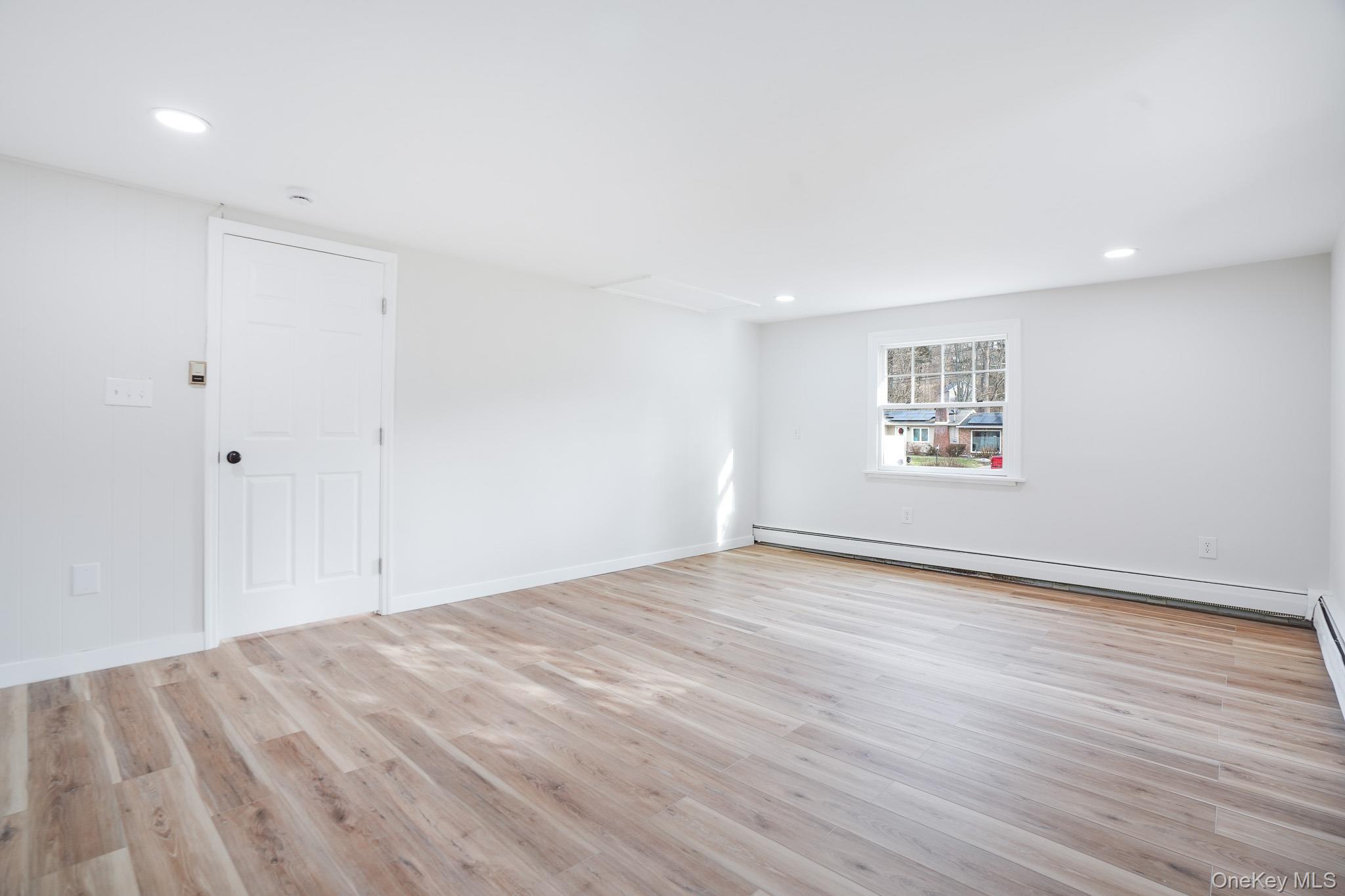 #14 photo, 3 Pond Road, Hyde Park , NY 12601