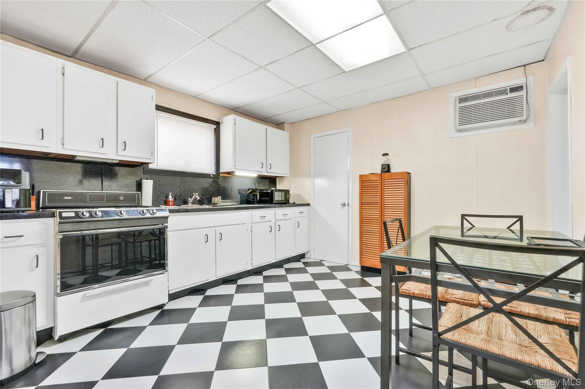 #14 photo, 9717 90th Street, कुईंस Ozone Park , NY 11416