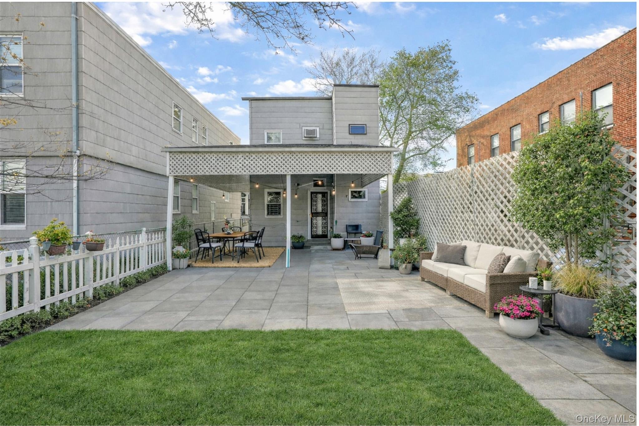 #9 photo, 9717 90th Street, कुईंस Ozone Park , NY 11416