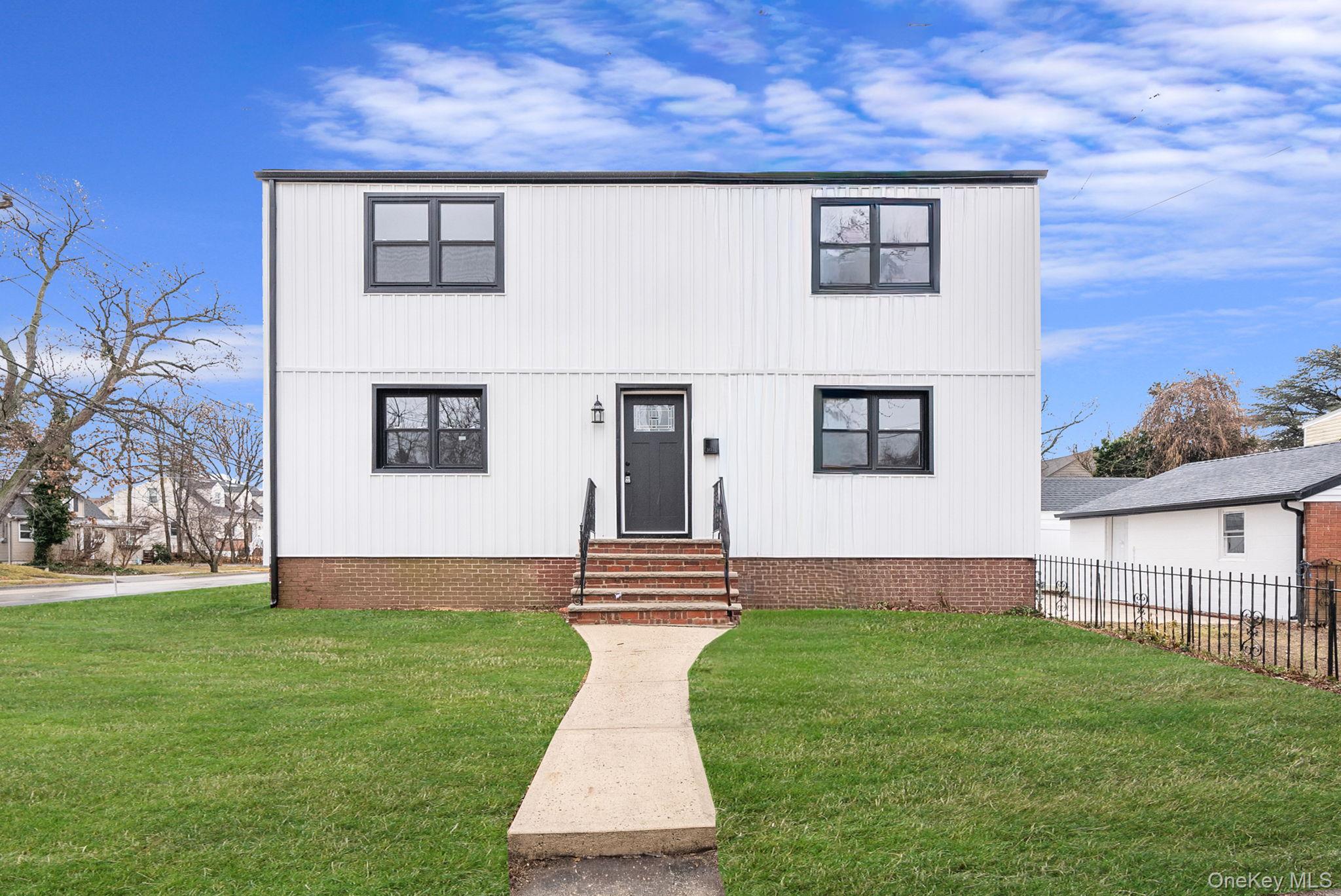 #1 photo, 125 Boden Avenue, Нассау ‖ Valley Stream , NY 11580