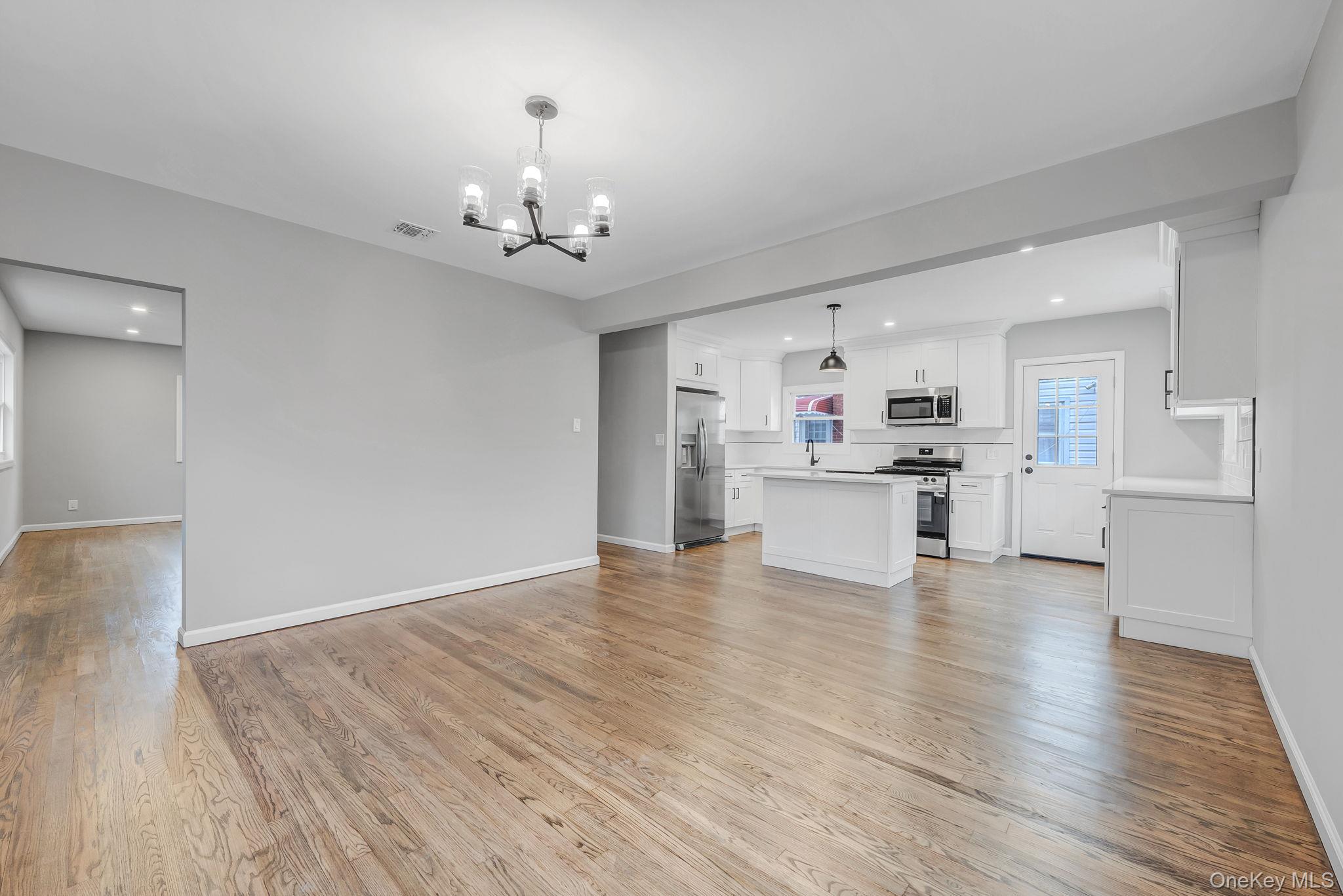 #12 photo, 125 Boden Avenue, Нассау ‖ Valley Stream , NY 11580