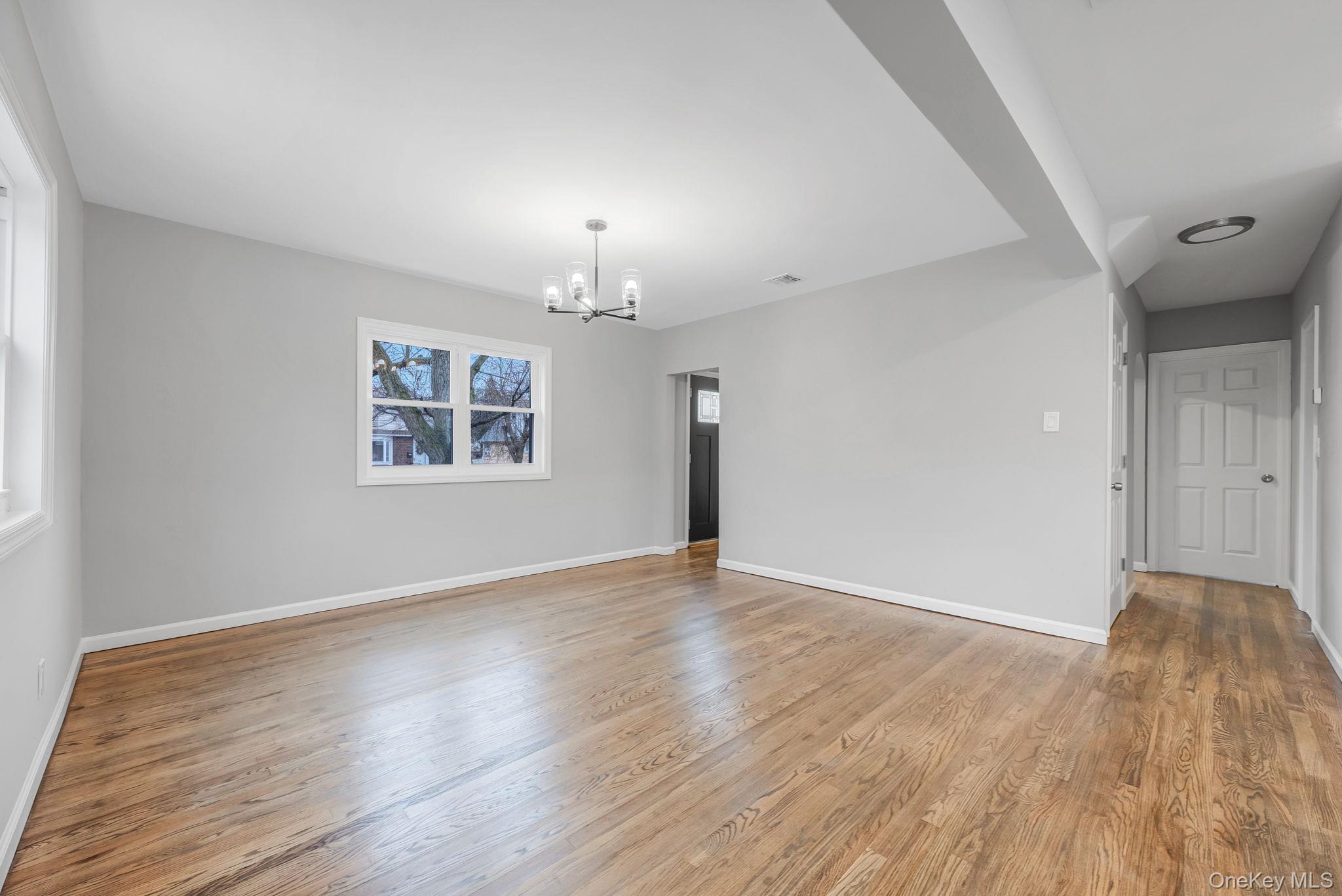 #16 photo, 125 Boden Avenue, Нассау ‖ Valley Stream , NY 11580