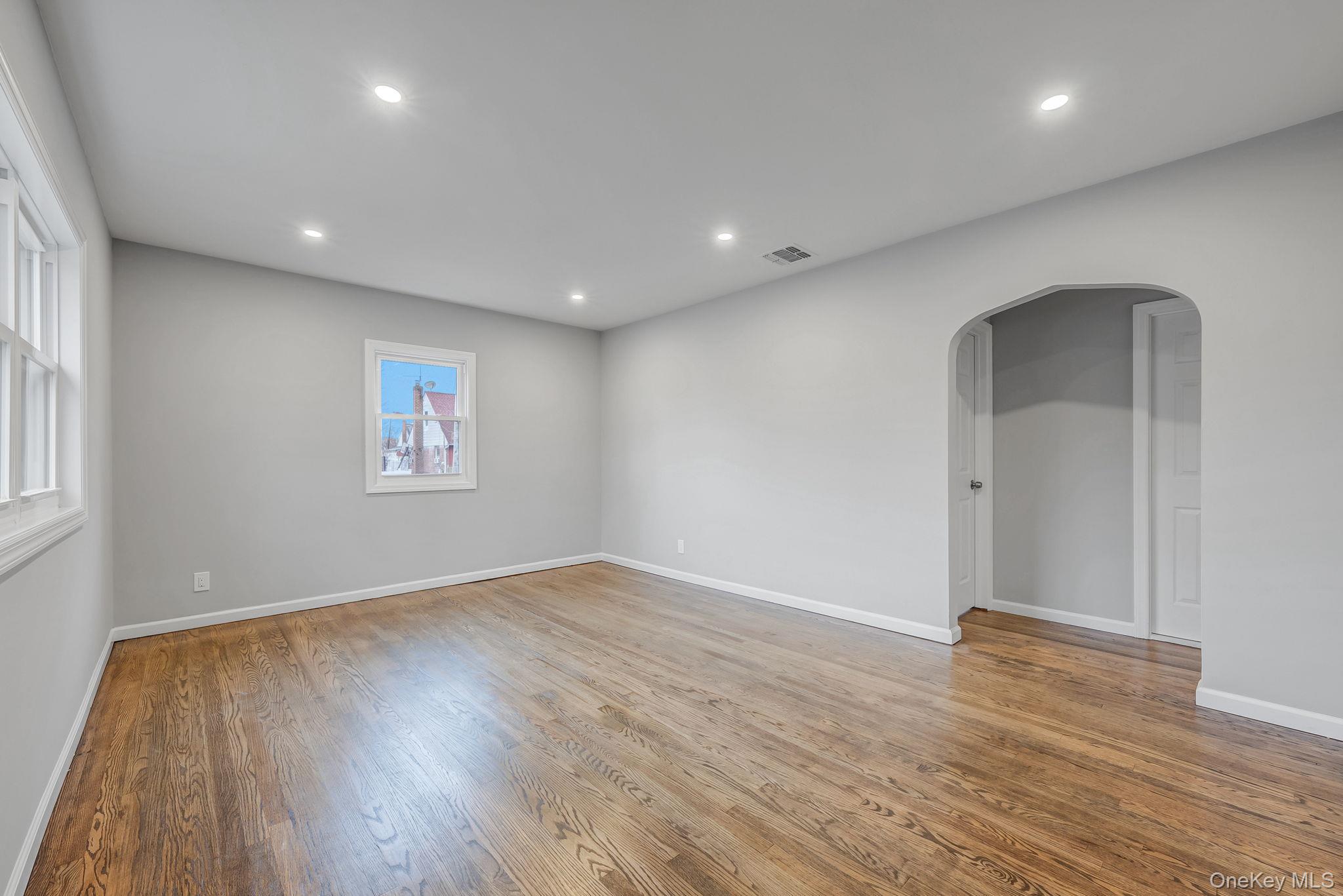 #17 photo, 125 Boden Avenue, Нассау ‖ Valley Stream , NY 11580