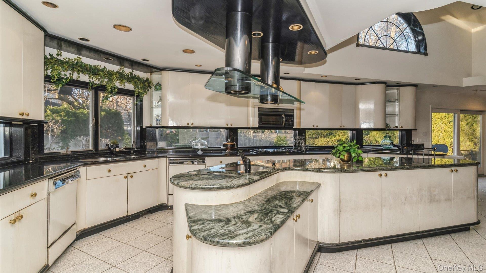 #19 photo, 178 Wildacre Avenue, नासाउ काउंटी Lawrence , NY 11559