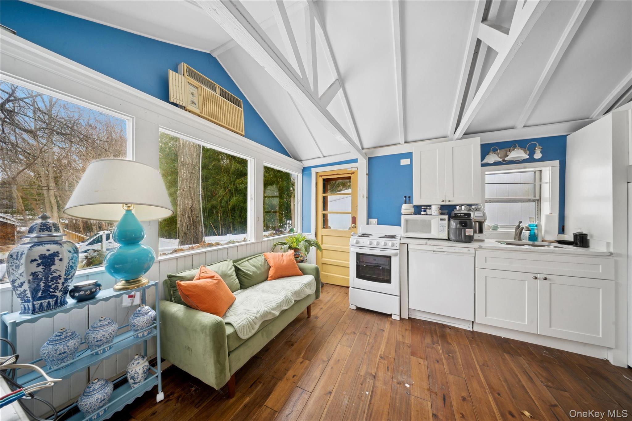 #8 photo, 74 Richardson Avenue, East Hampton , NY 11937