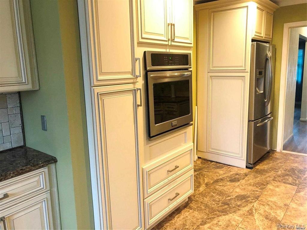 #11 photo, 563 Albemarle Place, מחוז נסאו Cedarhurst , NY 11516