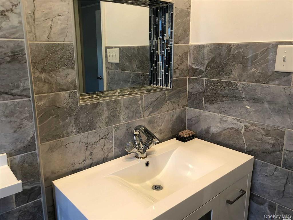 #15 photo, 563 Albemarle Place, מחוז נסאו Cedarhurst , NY 11516