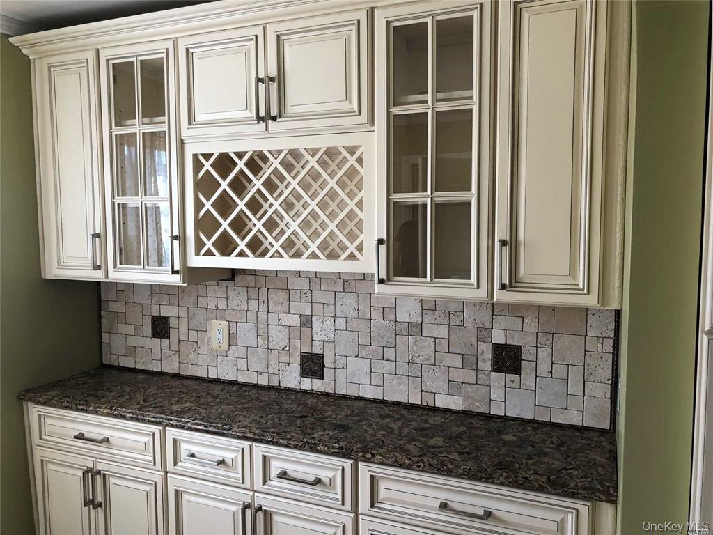 #9 photo, 563 Albemarle Place, מחוז נסאו Cedarhurst , NY 11516