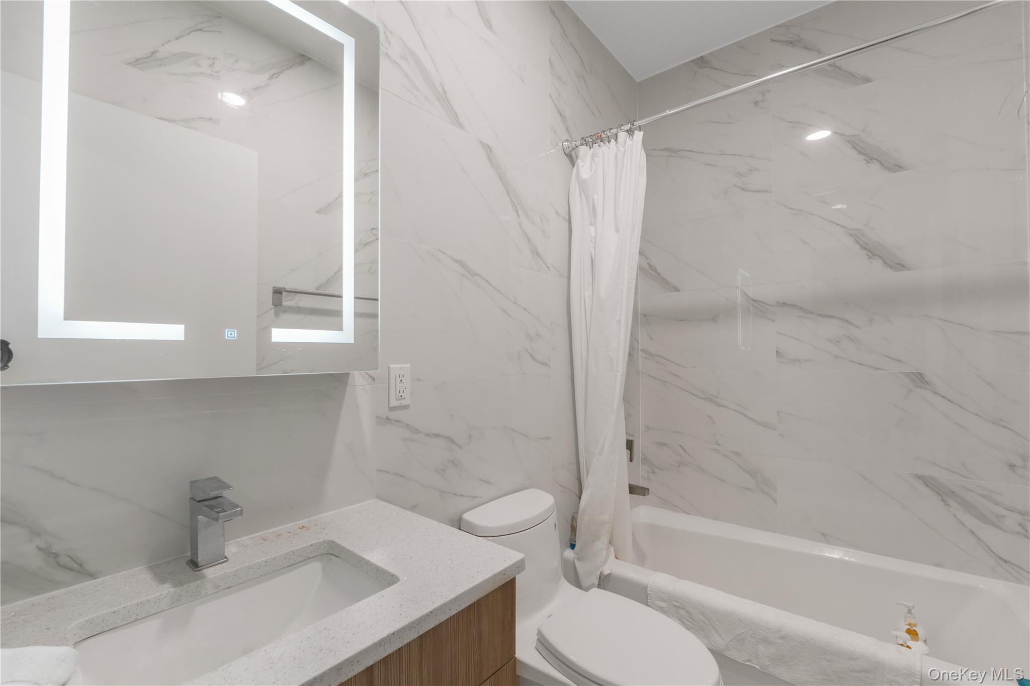 #10 photo, 88-08 Justice Avenue, कुईंस Elmhurst , NY 11373