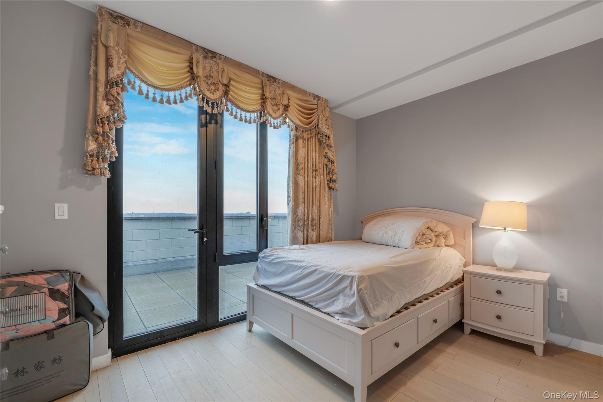 #11 photo, 88-08 Justice Avenue, कुईंस Elmhurst , NY 11373