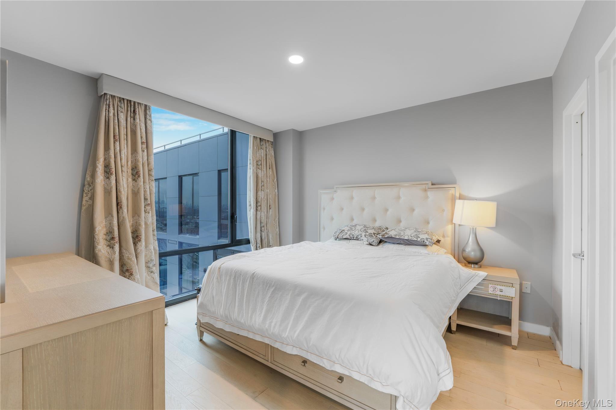 #5 photo, 88-08 Justice Avenue, कुईंस Elmhurst , NY 11373