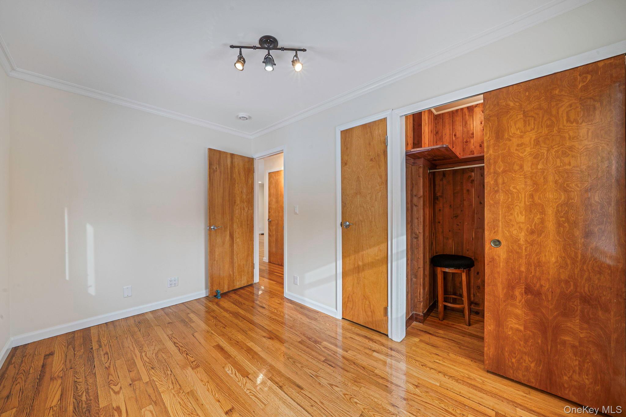 #10 photo, Bohemia, सफ़ोक काउंटी Bohemia , NY 11716