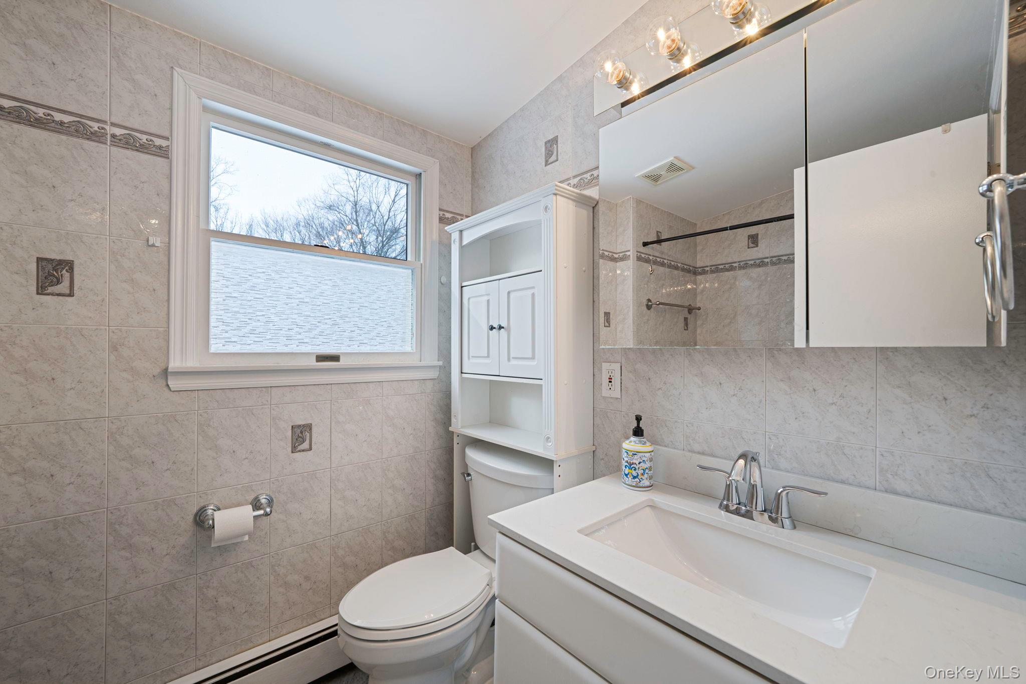 #15 photo, Bohemia, सफ़ोक काउंटी Bohemia , NY 11716