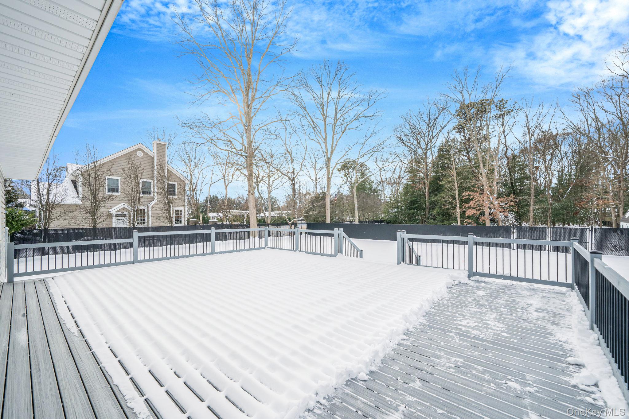 #3 photo, Bohemia, सफ़ोक काउंटी Bohemia , NY 11716