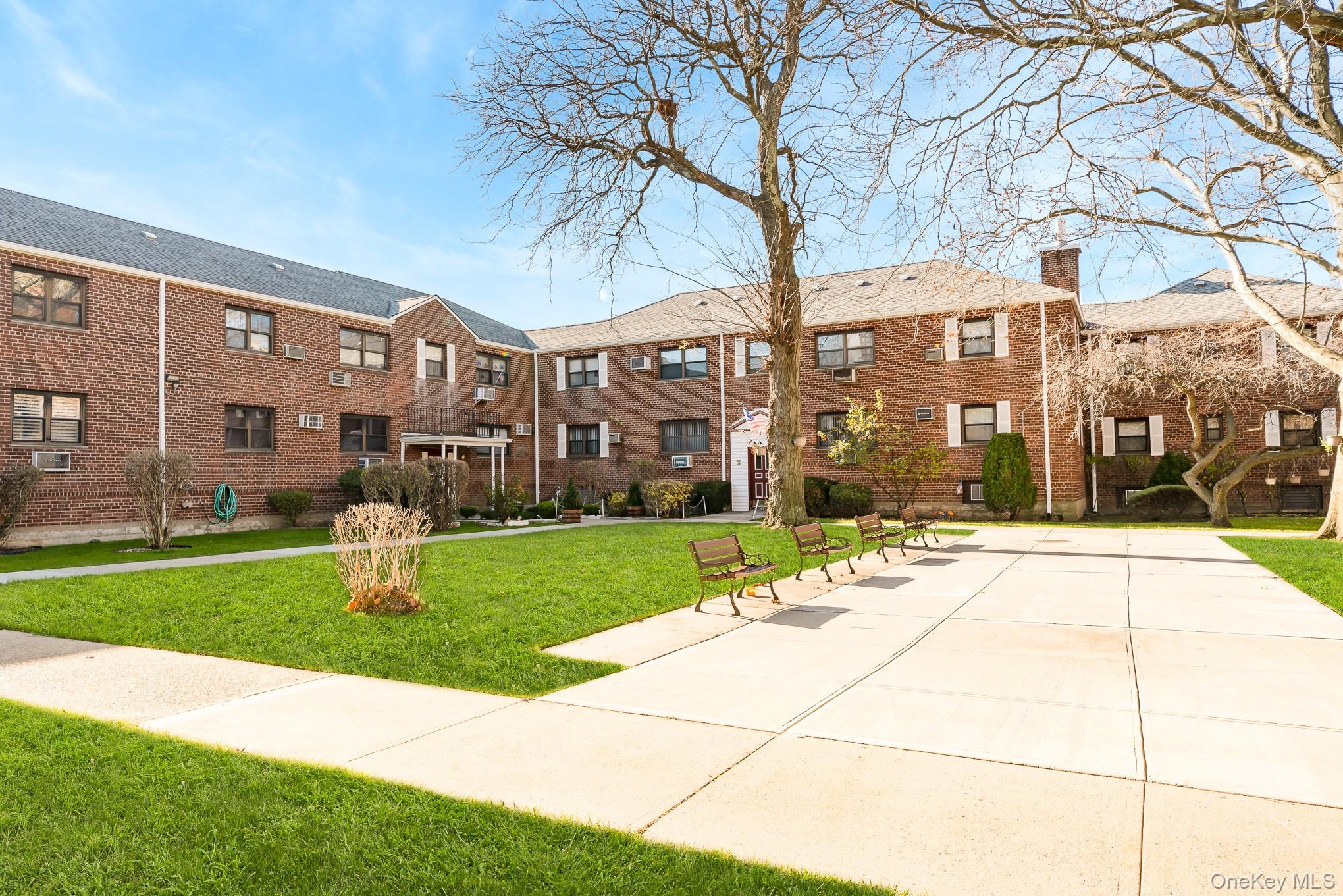 #4 photo, 86-40 155th, कुईंस Howard Beach , NY 11414