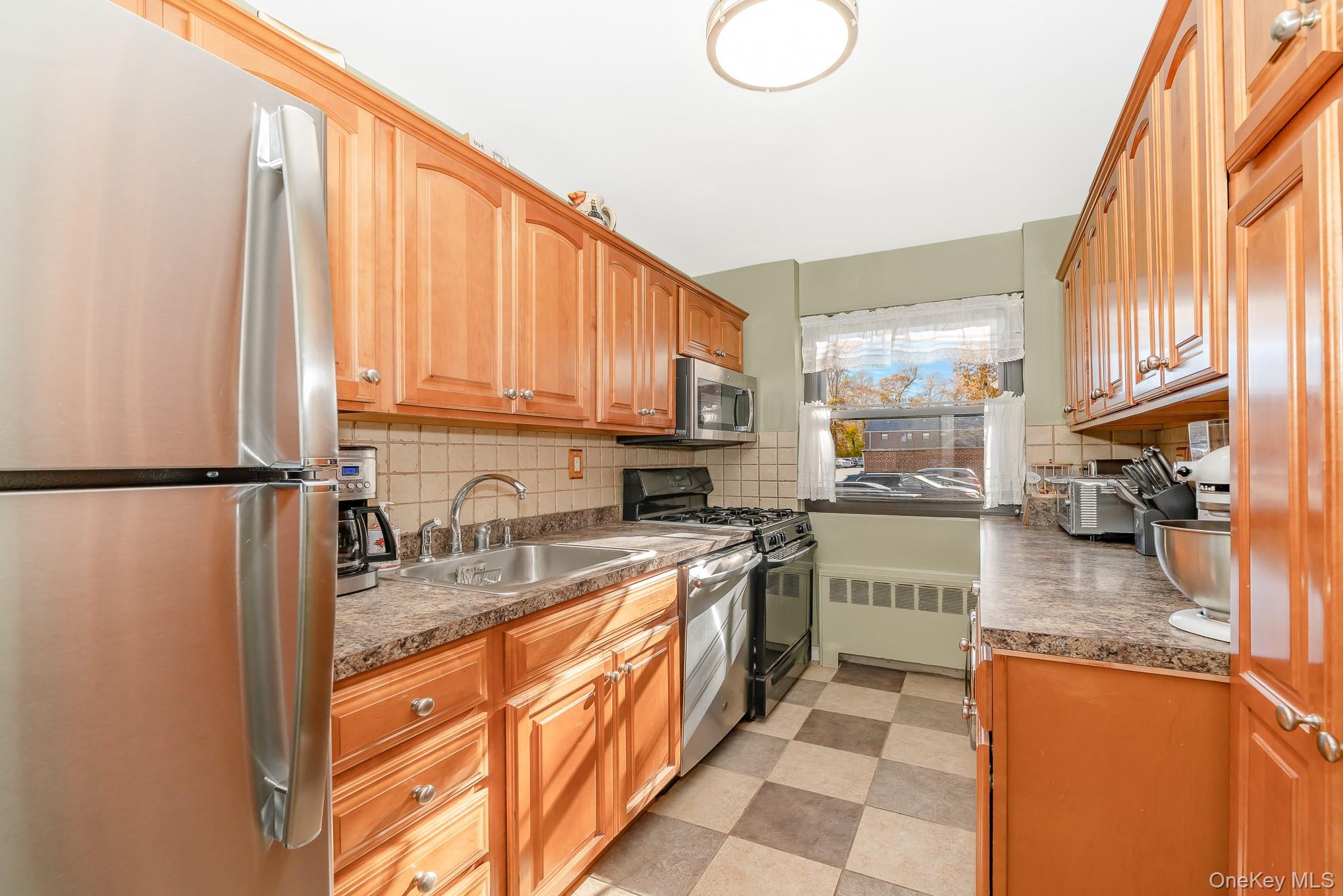 #7 photo, 86-40 155th, कुईंस Howard Beach , NY 11414