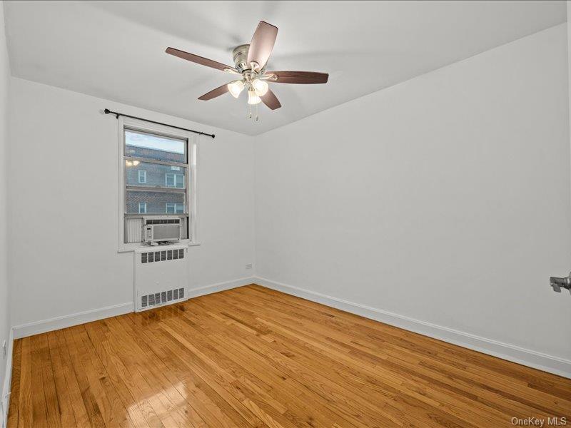 #5 photo, 5610 Netherland Avenue, הברונקס Bronx , NY 10471