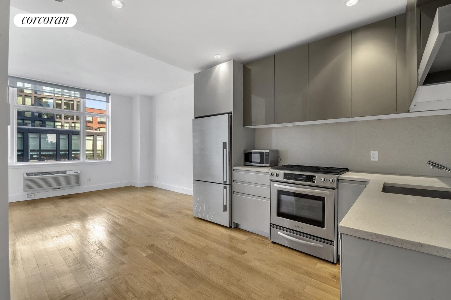 #4 photo, Hunters Point, קווינס Hunters Point , NY 11101