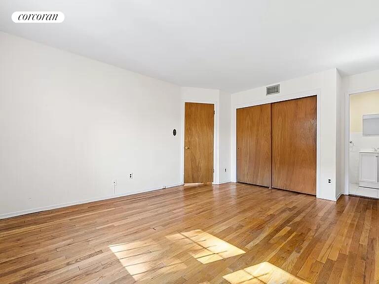 #10 photo, Jamaica Estates, קווינס Jamaica Estates , NY 11432