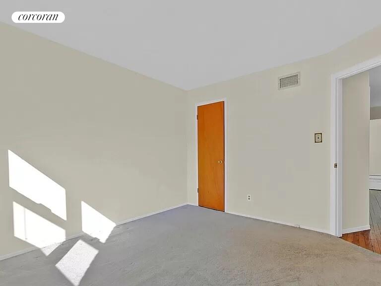 #13 photo, Jamaica Estates, קווינס Jamaica Estates , NY 11432