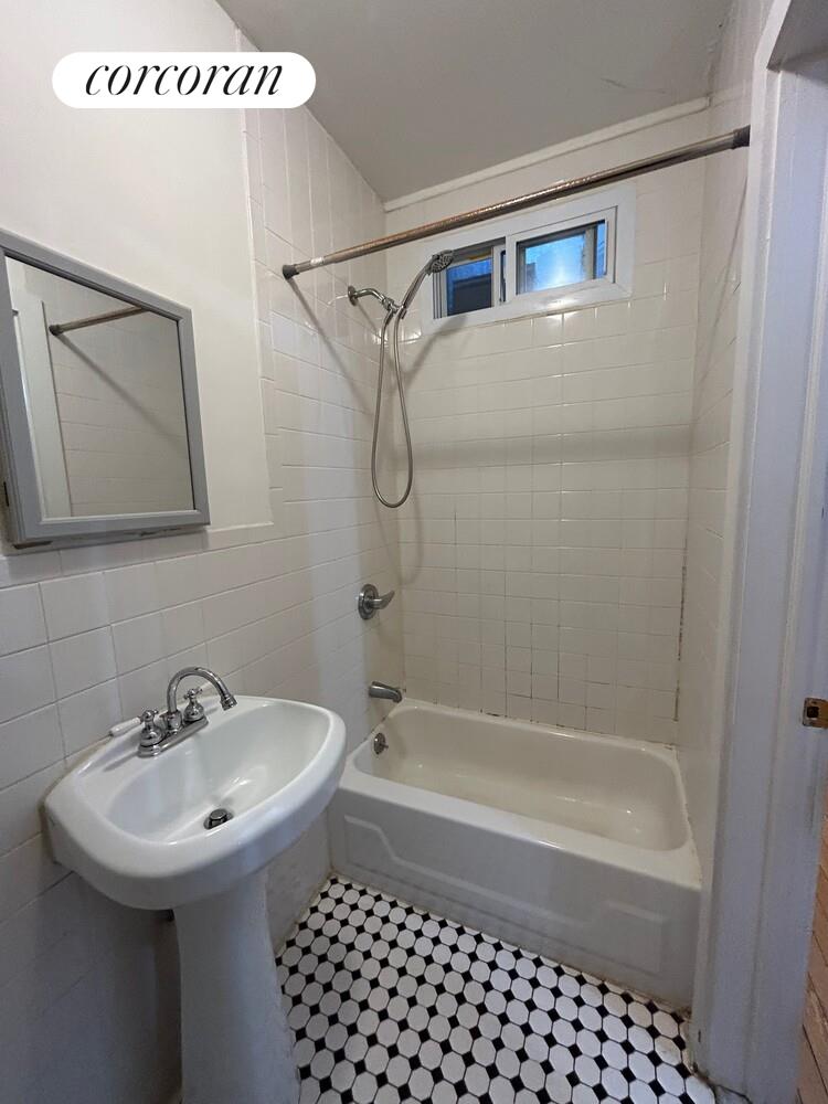 #7 photo, Brooklyn, ब्रुकलीन Bay Ridge , NY 11209