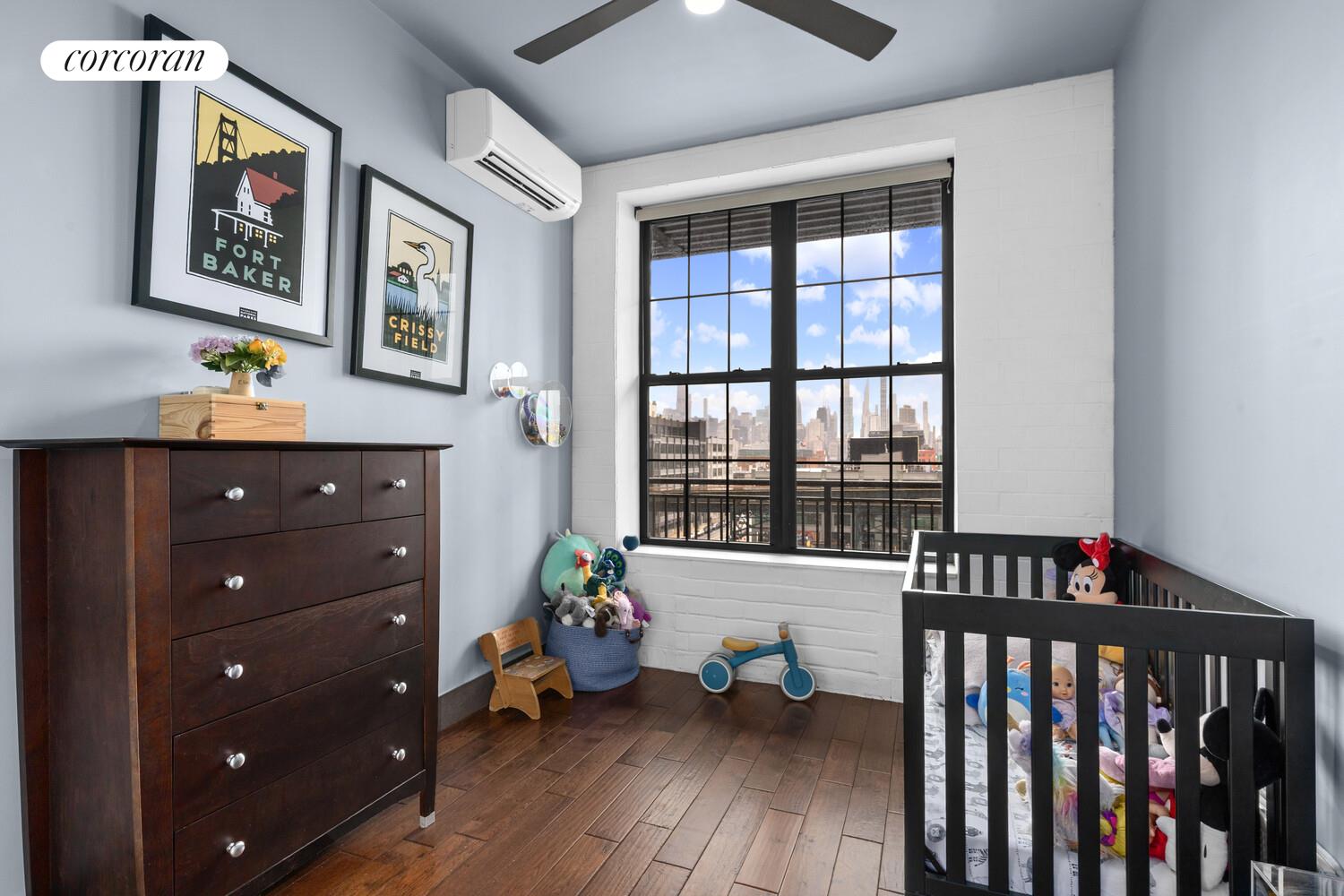 #12 photo, 42-60 CRESCENT Street, लॉन्ग आइलैंड सिटी Long Island City , NY 11101