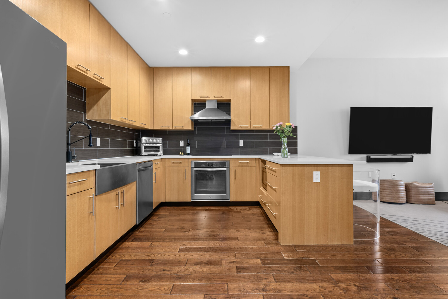 #16 photo, 42-60 CRESCENT Street, लॉन्ग आइलैंड सिटी Long Island City , NY 11101