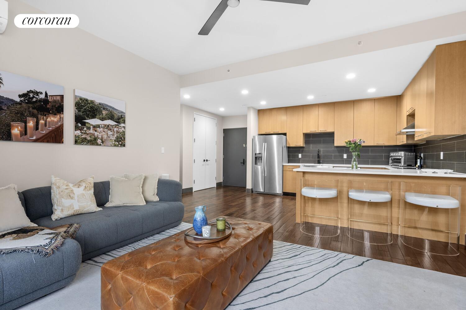 #3 photo, 42-60 CRESCENT Street, लॉन्ग आइलैंड सिटी Long Island City , NY 11101