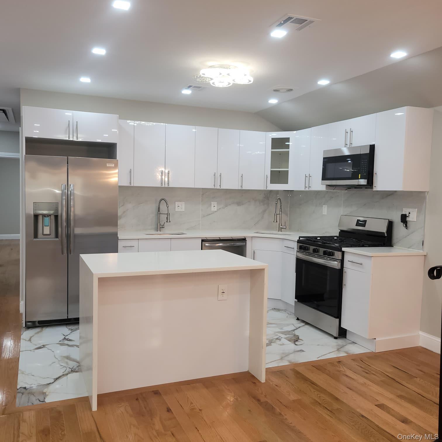 #4 photo, 1724 New Haven Avenue, Куинс ‖ Far Rockaway , NY 11691