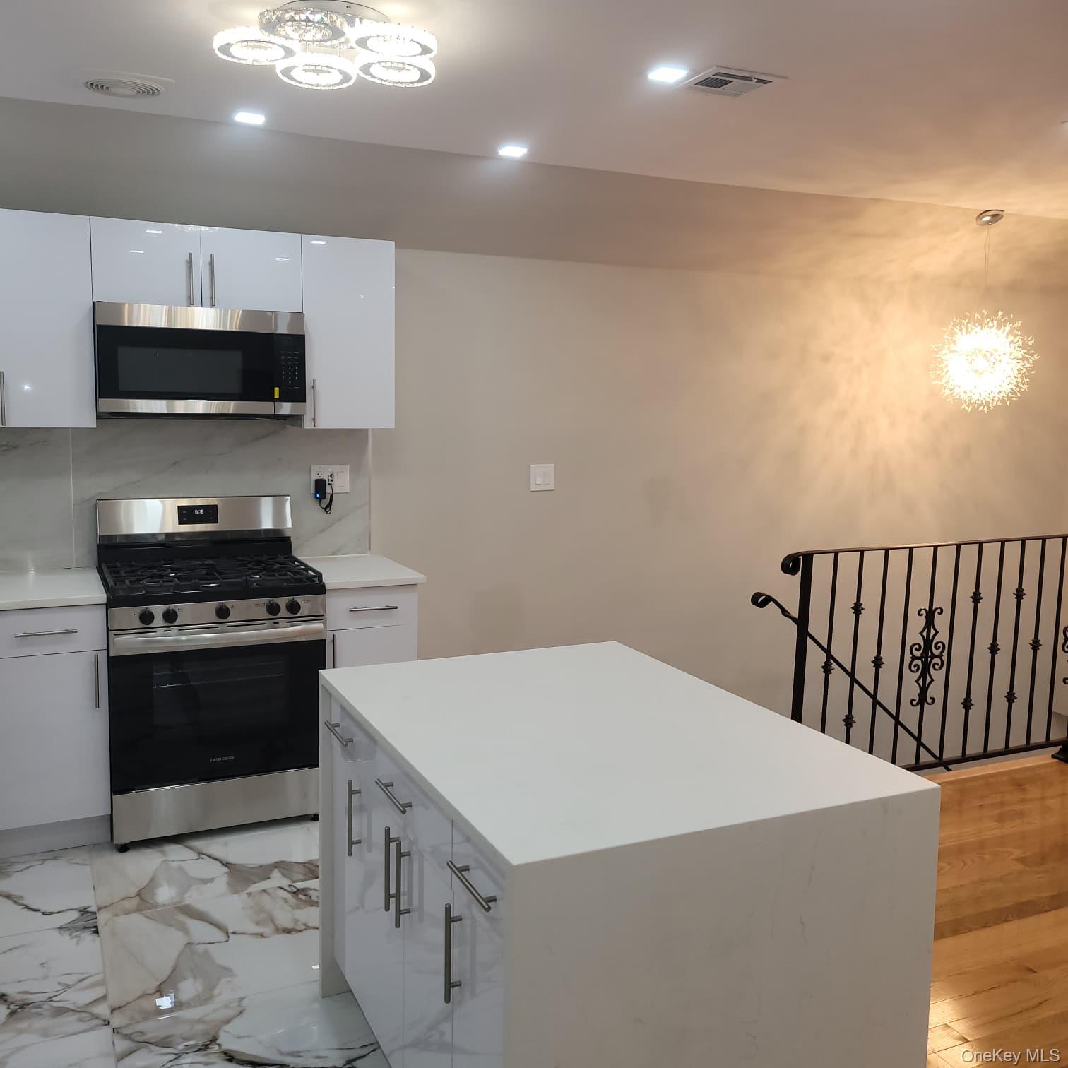 #7 photo, 1724 New Haven Avenue, Куинс ‖ Far Rockaway , NY 11691