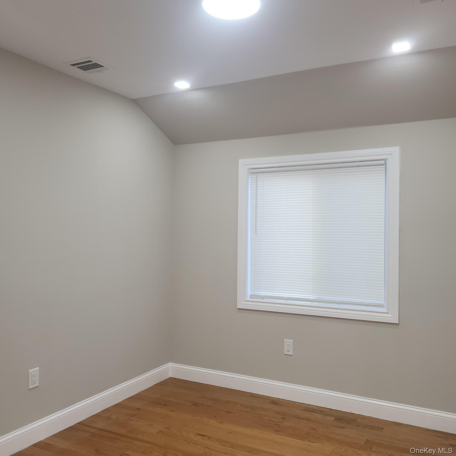 #9 photo, 1724 New Haven Avenue, Куинс ‖ Far Rockaway , NY 11691