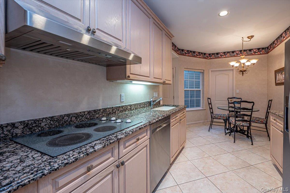 #11 photo, 37 Windwatch Drive, Hauppauge , NY 11788