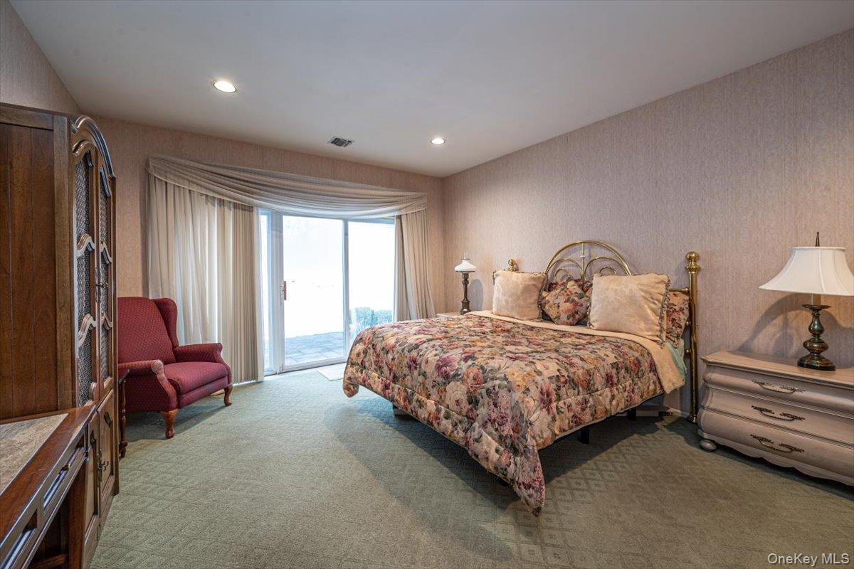 #19 photo, 37 Windwatch Drive, Hauppauge , NY 11788