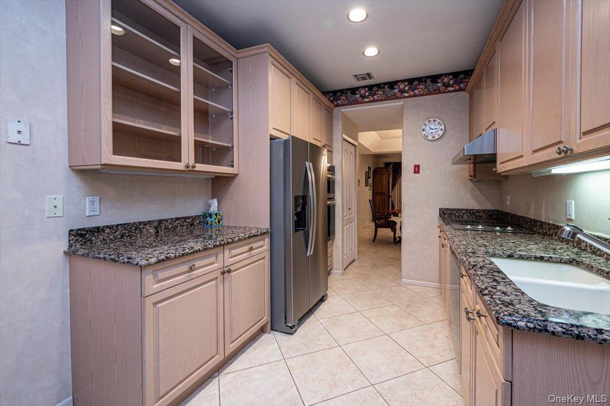 #9 photo, 37 Windwatch Drive, Hauppauge , NY 11788